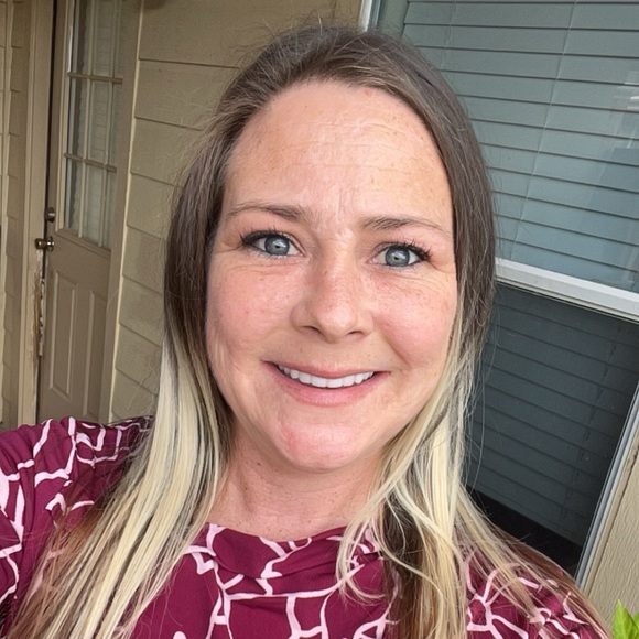 Meet your Posher, Ashleigh - Picture 1 of 1